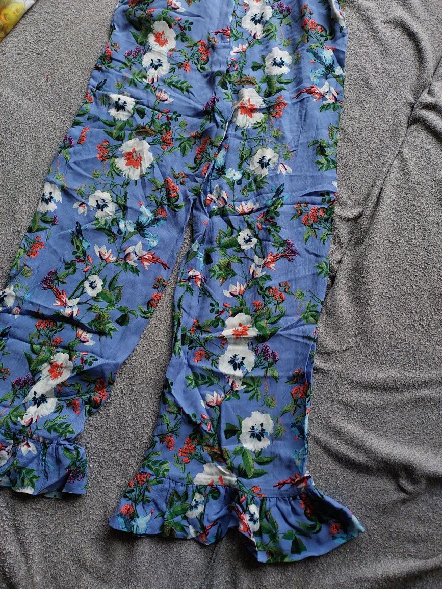 Spodnie dzowny w kwiaty z wiskozy 36 S h&m