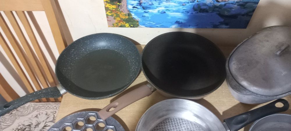 Алюмінієвий та чавунний посуд: сковорідки/гусятниця/пельменниця та ін