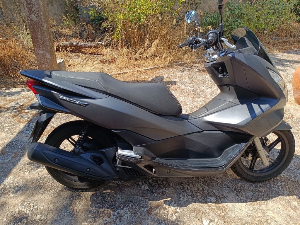 Honda PCX 125 de 2017  + capacete Ride L/XL