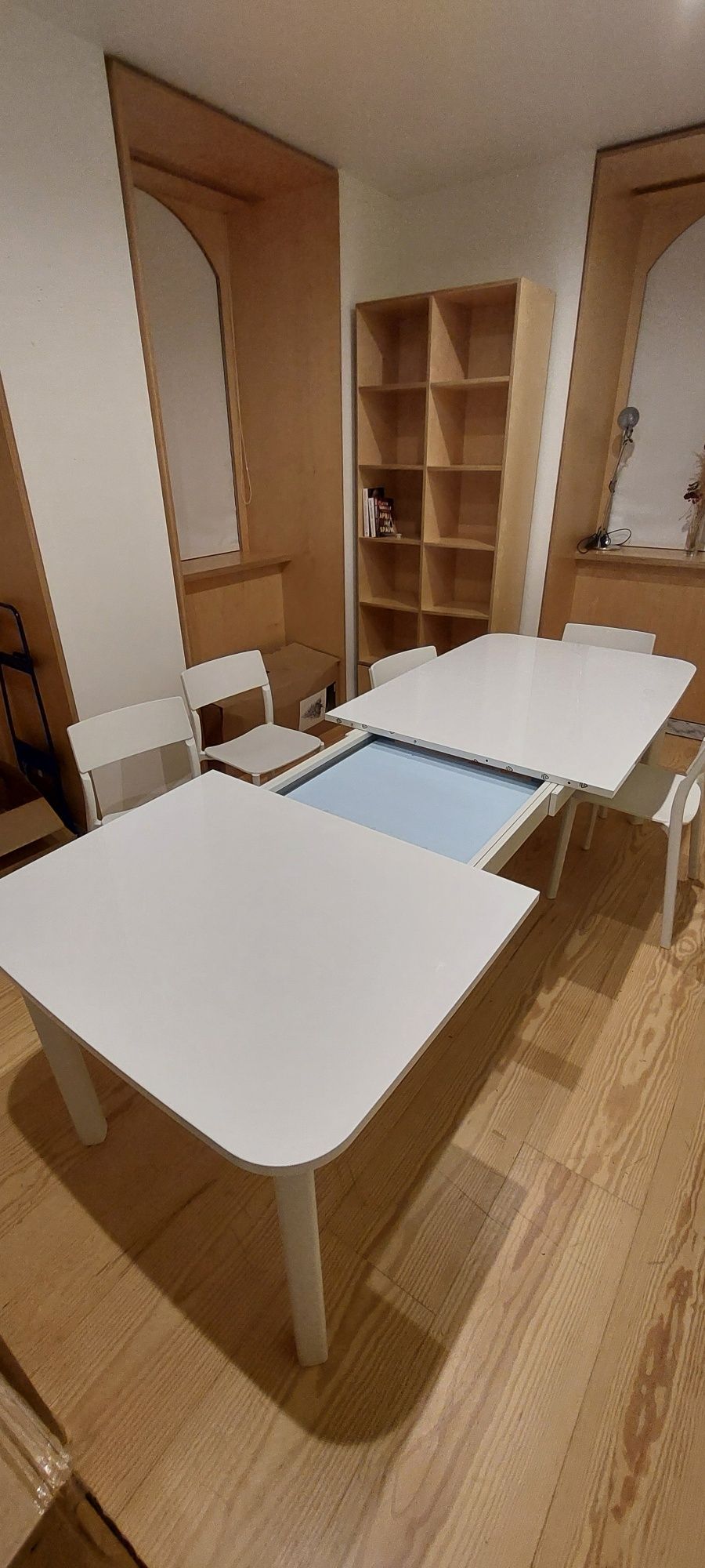 Conjunto mesa extensível e cadeiras Ikea