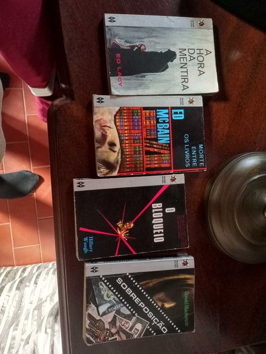 Livros da coleção enigma