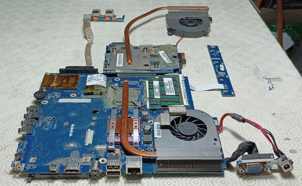 Toshiba P200 Laptop Motherboard with Graphics, CPU, RAM...64551956638210123