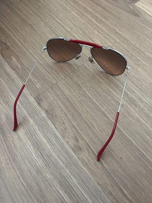 Óculos de sol rayban vermelhos