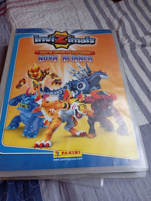 Jogo de cartas colecionáveis InviZimals psvita.