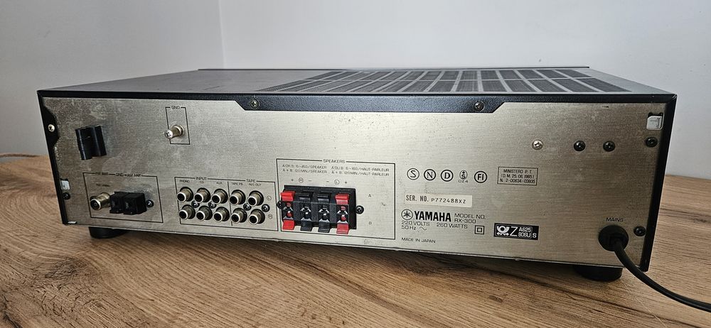 Amplituner Yamaha RX-300 audio