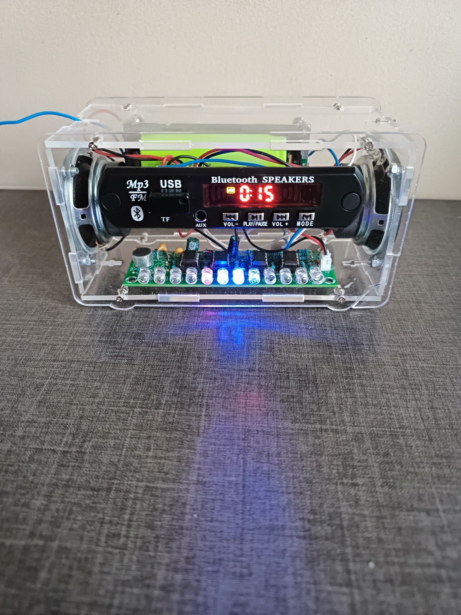 Ciekawy głośnik bluetooth, USB, karta, pilot