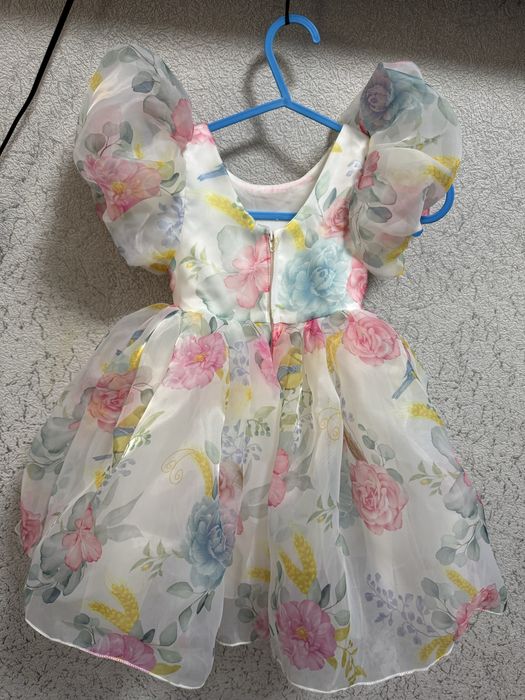 Продам платье для девочки