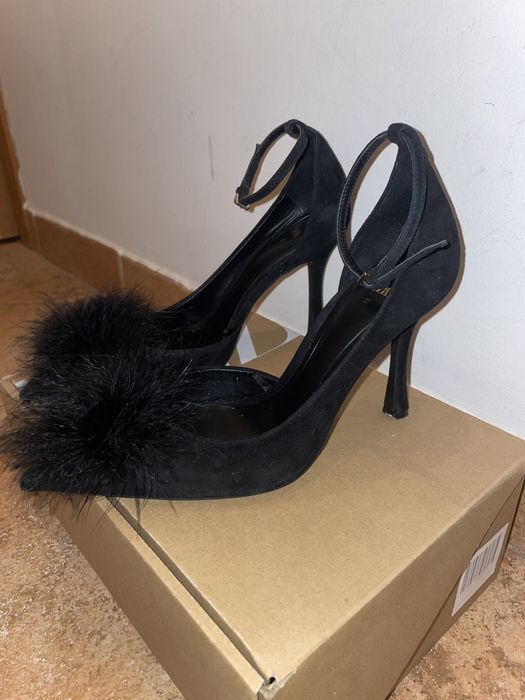 Czarne szpilki z puszkiem Zara