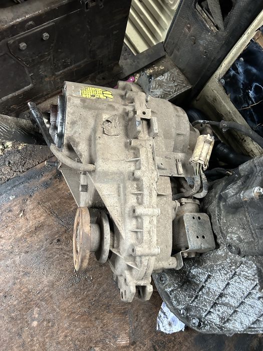 Продам роздатку 47300-3С200 Киа Соренто 2.5