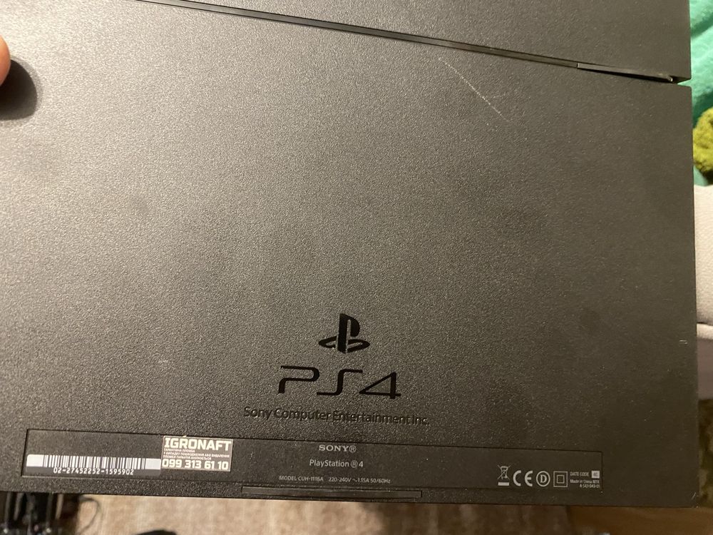 Ігрова приставка PS4 FAT 1TB