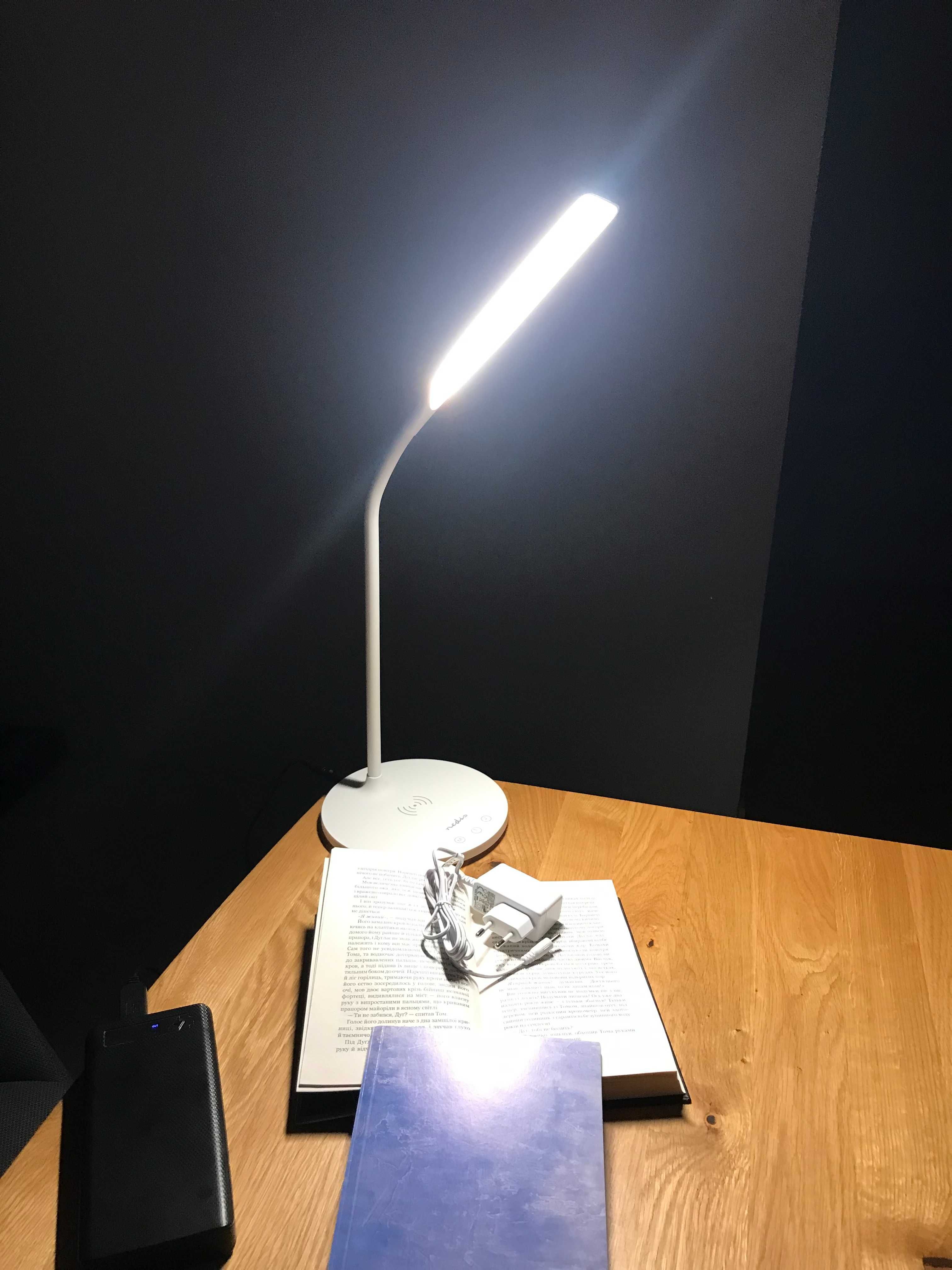 Настільна LED лампа Nedis 6W, 3 режима освітлення, безпровідна зарядка