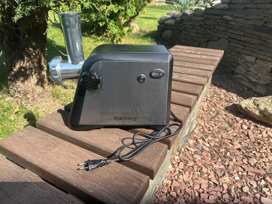 Электромясорубка  3️⃣0️⃣0️⃣0️⃣W + насадка для колбас + соковыжималка‼️