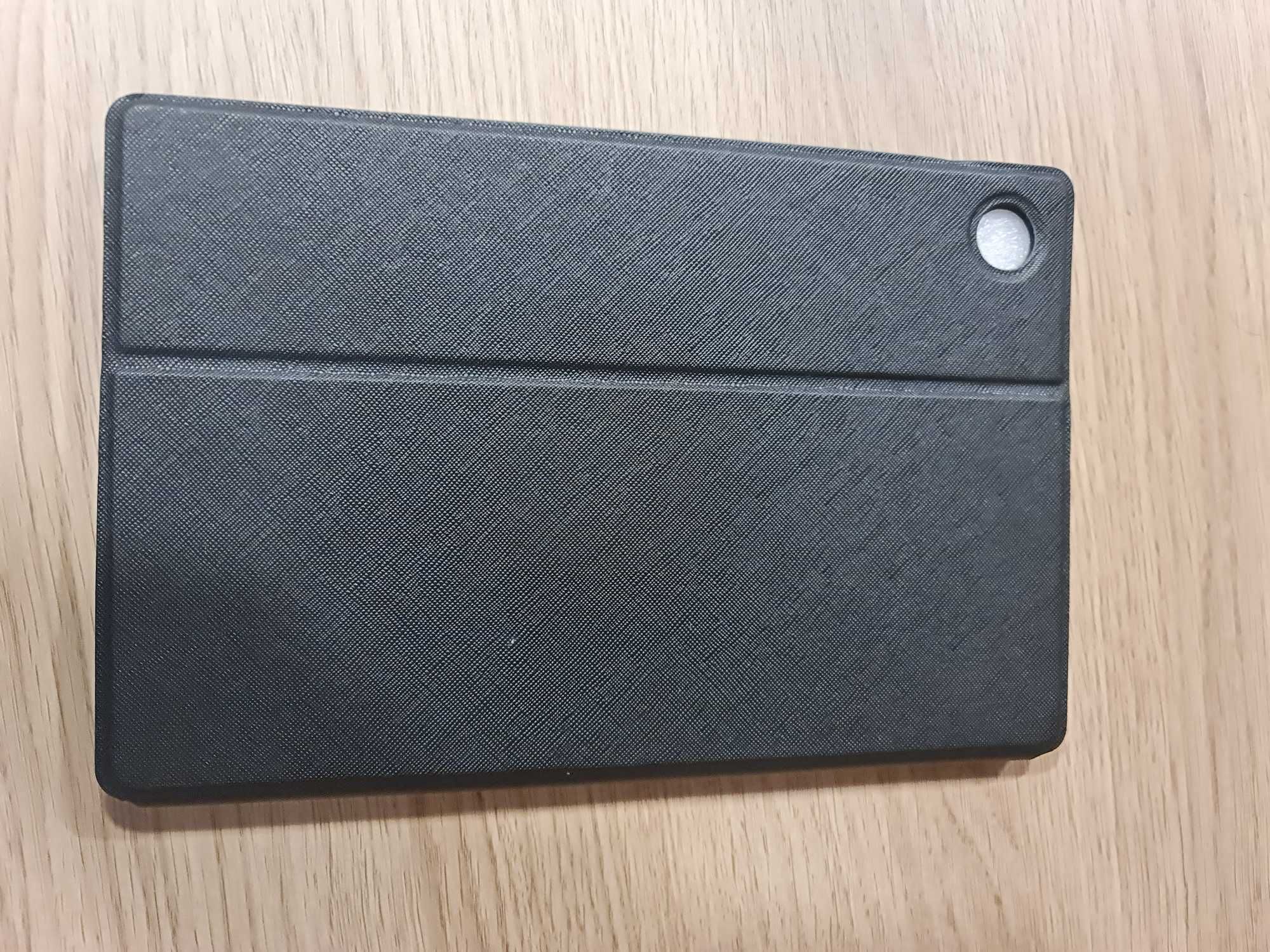 Capa para Tab A8 10,5", preta, a estrear.