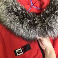 Зимова куртка з натуральним хутром + шапка червона  в подарунок