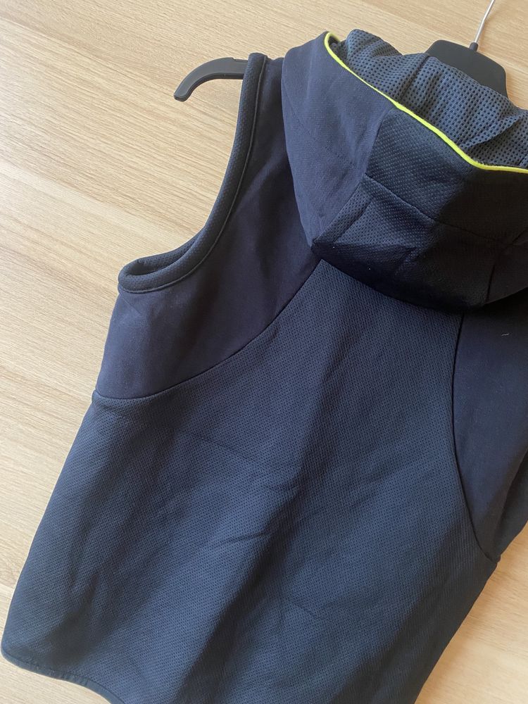 Czarna bluza bez rękawów Nike 140-152cm M