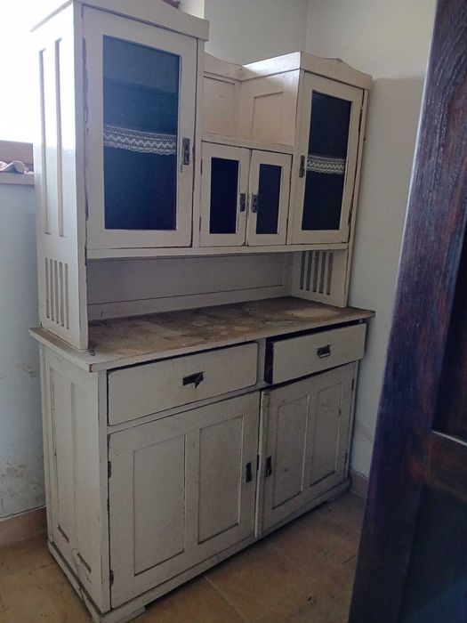 Kredens biały zabytkowy, stary PRL