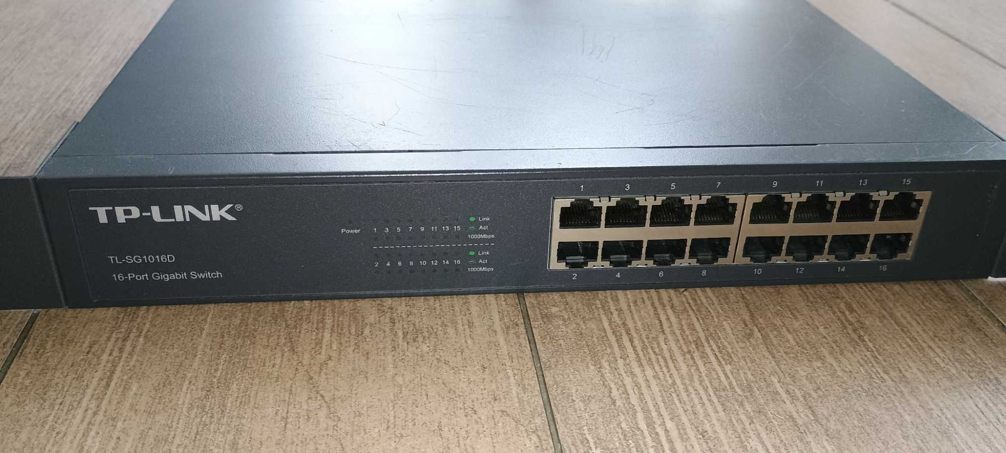 Switch TP-Link SG1016D