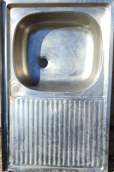 Мойка из нержавеющей стали накладная