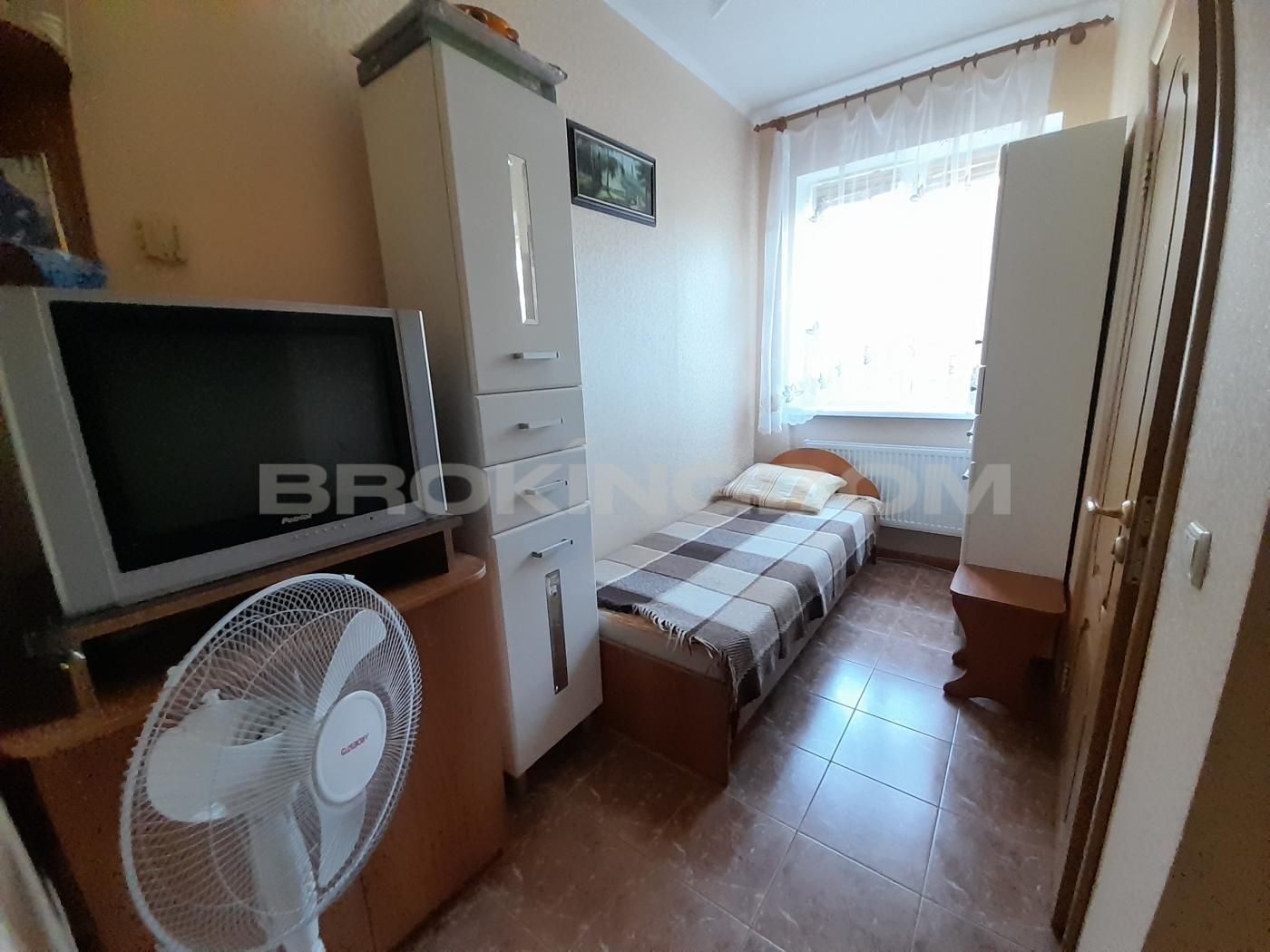 Продаж будинок, ділянка 11 сот, гараж