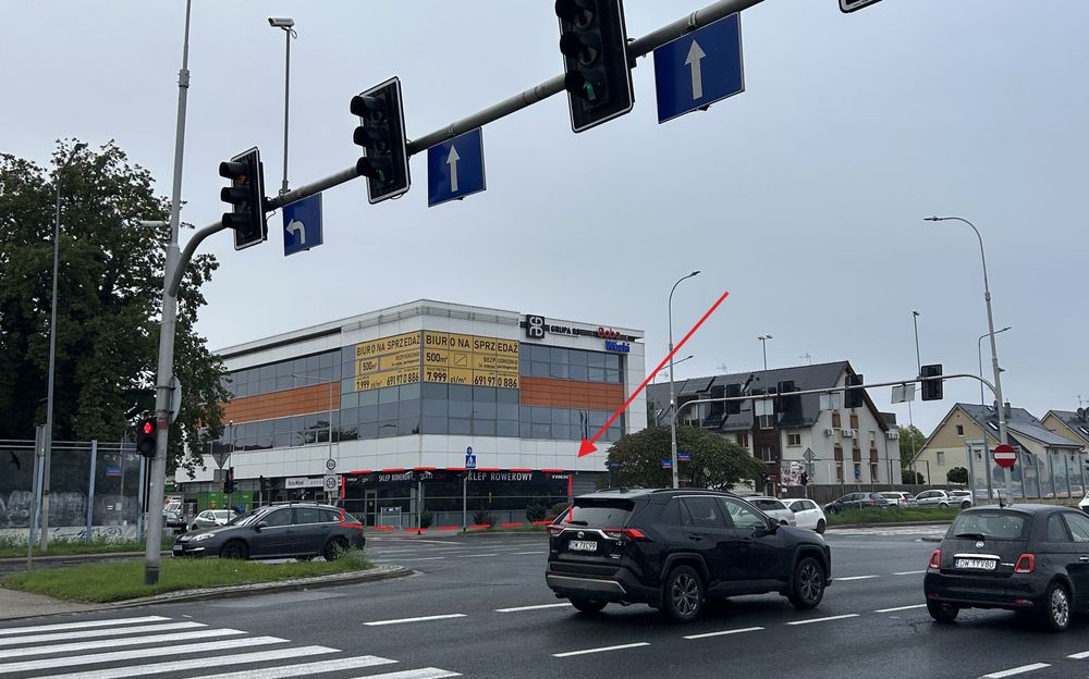 LOKAL USŁUGOWY  135m2 z witryną i parkingiem - WROCŁAW