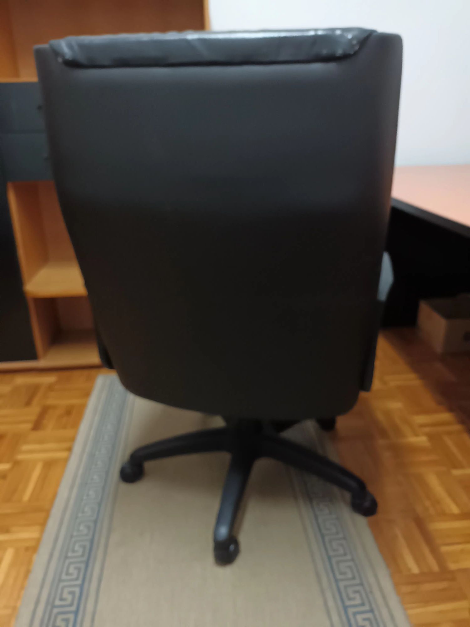 Secretária com cadeira