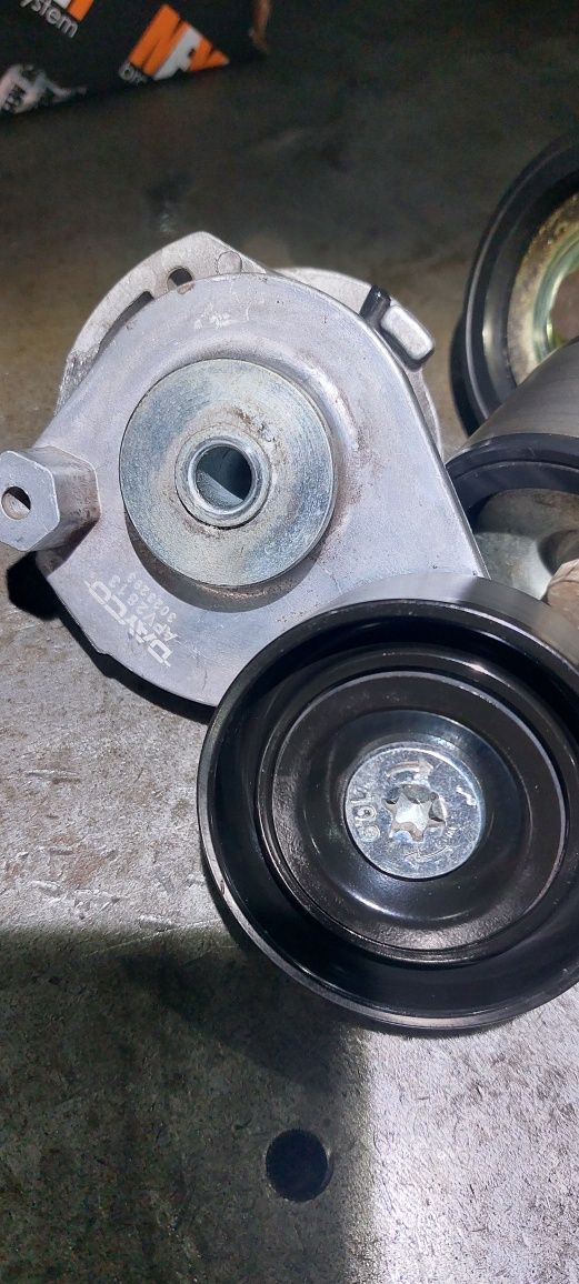 Ролики натяжные и обводные daf 105