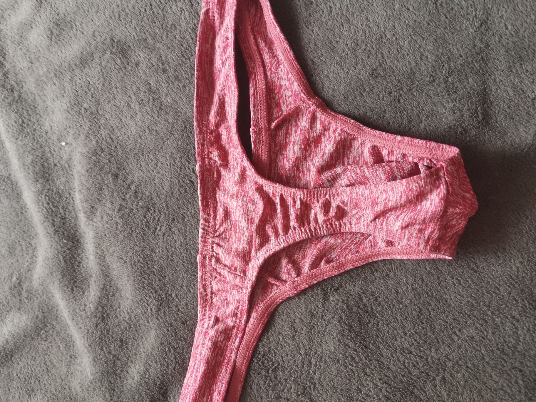 Stringi męskie rozmiar M nowe