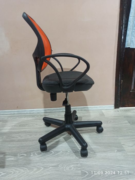 Комп'ютерне крісло