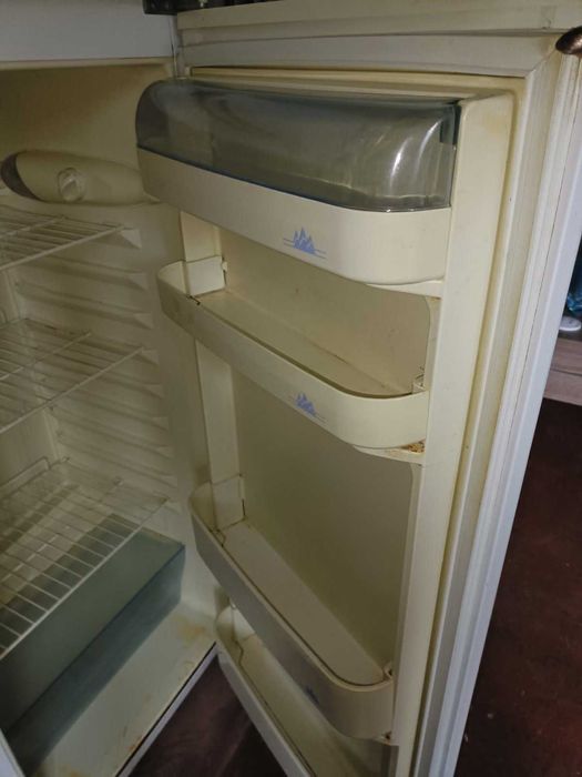 Холодильник двухкамерный