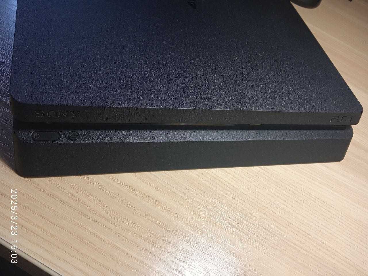 Sony PlayStation 4 Slim 1TB Black Б/У + 2 джойстика