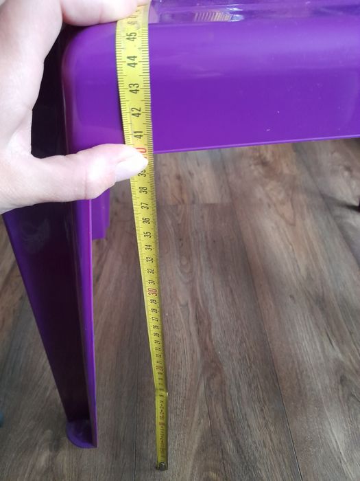 Mały plastikowy stolik + krzesełko