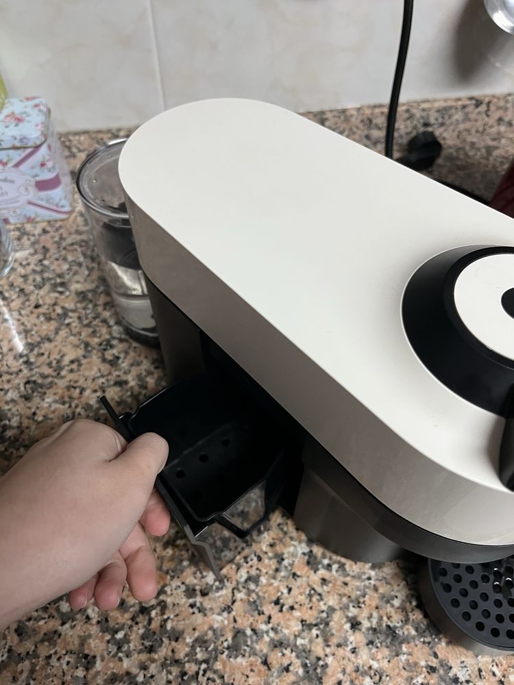 Máquina café Nespresso Vertuo