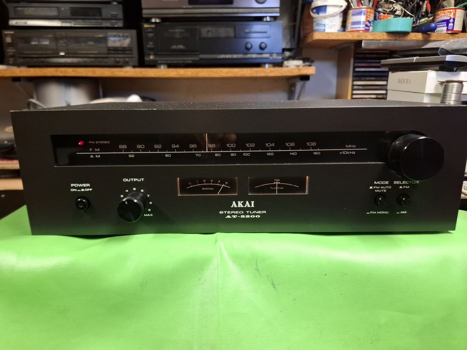 Tuner Akai AT 2200