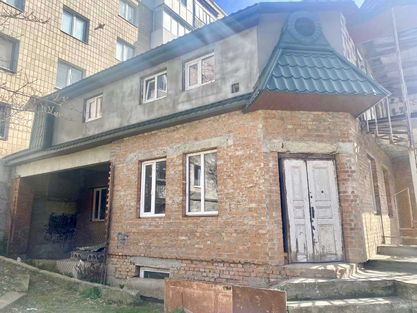 ПРОДАЖ  комерц. приміщення 214 кв.м + підвал 73 кв.м, м. Тернопіль