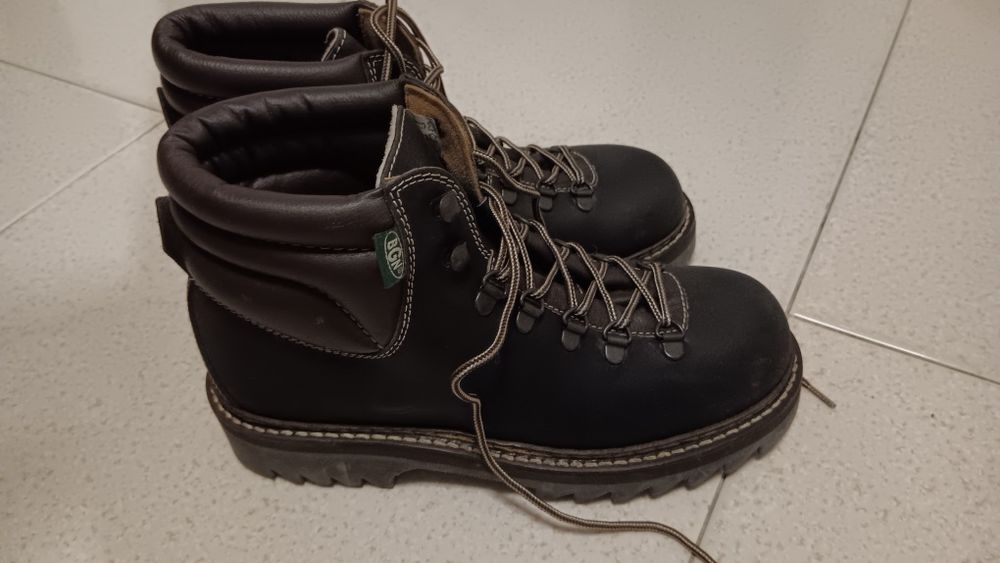 Botas  BGN quase novas
