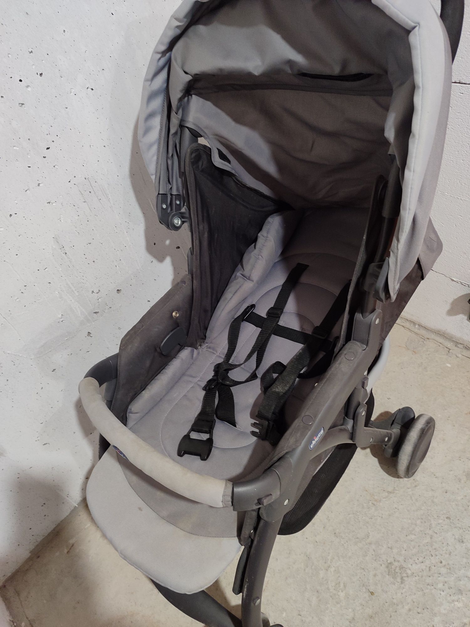 Wózek spacerowy Chicco szary