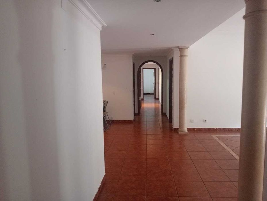 Arrendo apartamento T3 Próximo da estação do entroncamento.