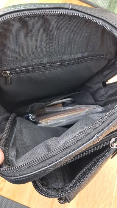 Чоловіча мужская кожаная сумка бананка на груди