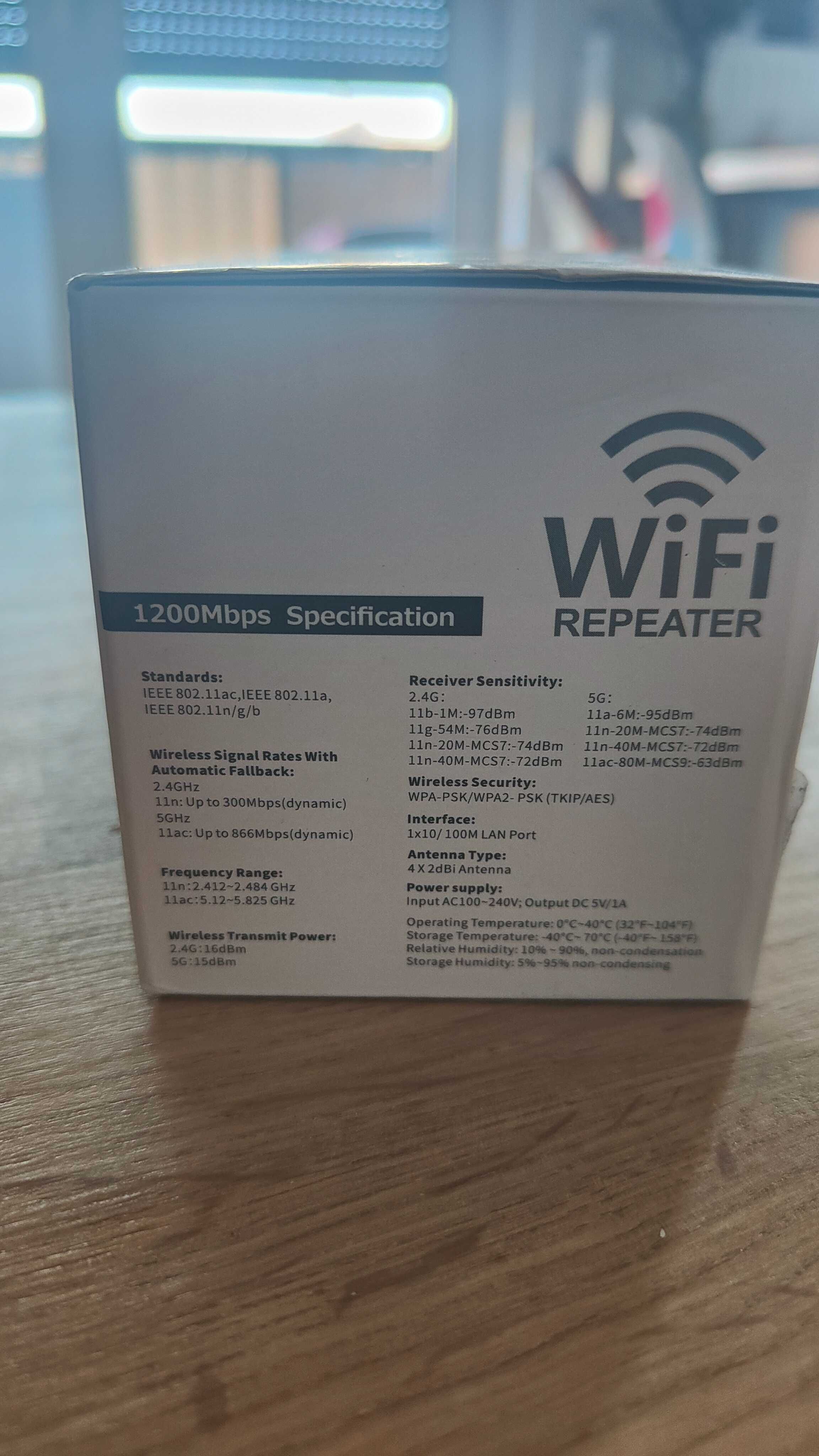 Wzmacniacz sygnału WiFi 2,4 i 5 GHz – repeater 1200 Mbps biały