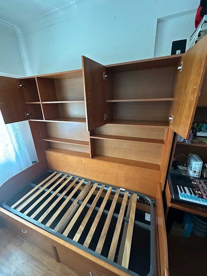 Cama dupla com estante + 2 colchoes