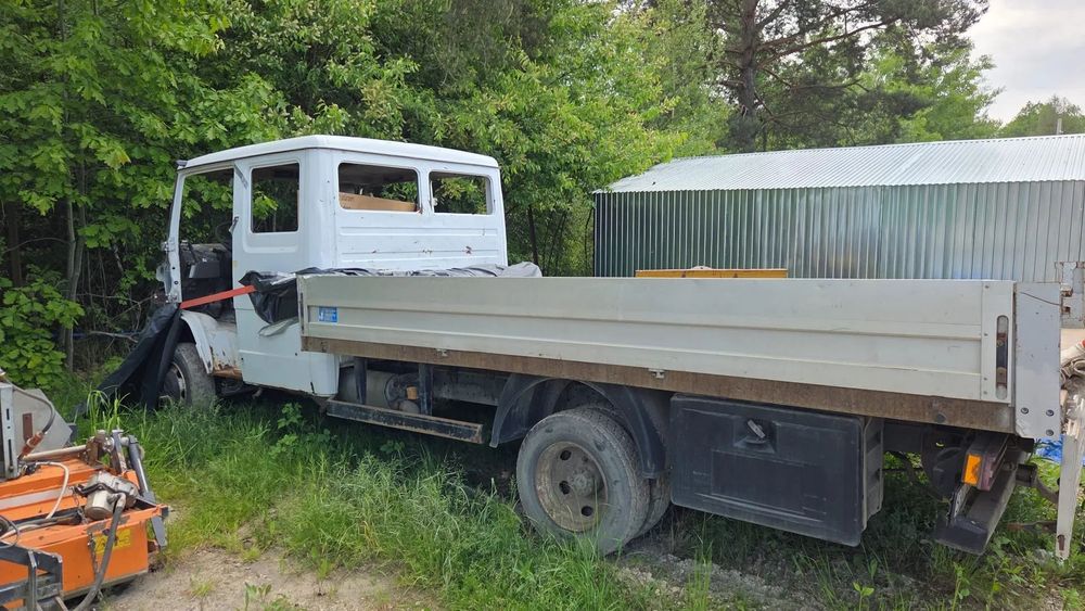 Mercedes-Benz Vario 816D  Mercedes-Benz Vario 816D