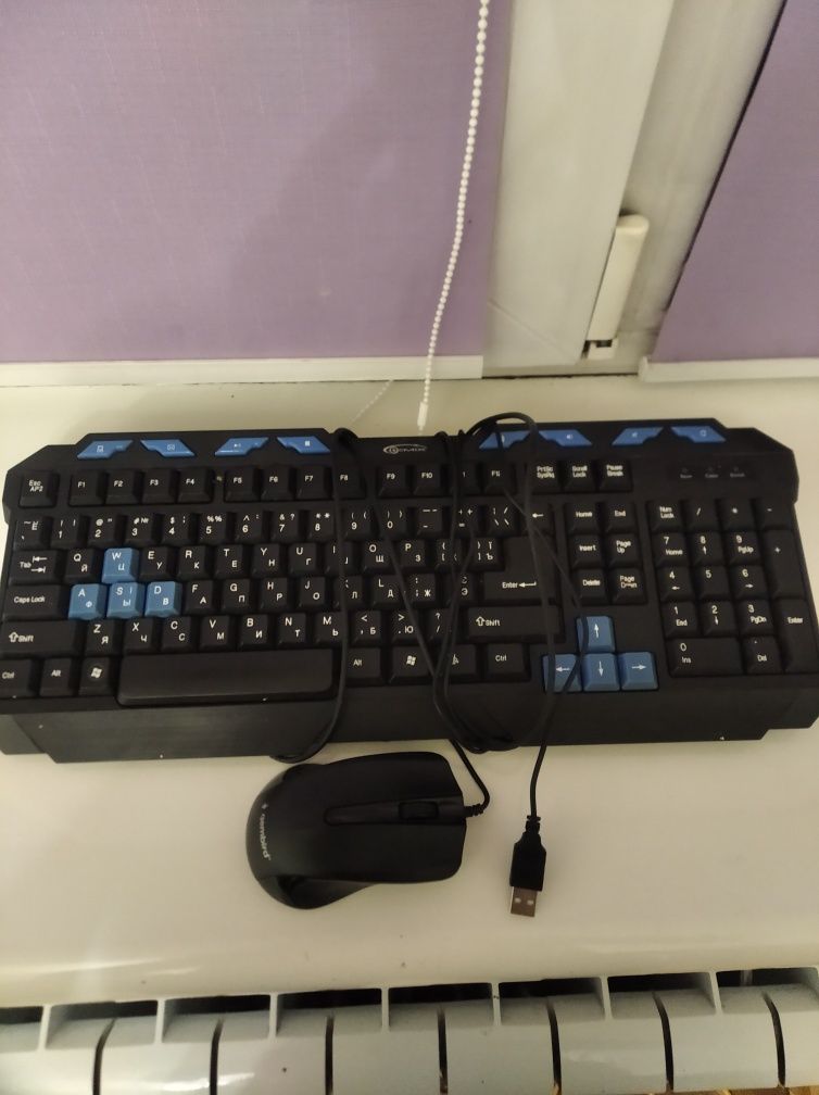 Продам клавиатура + мышка практически новые