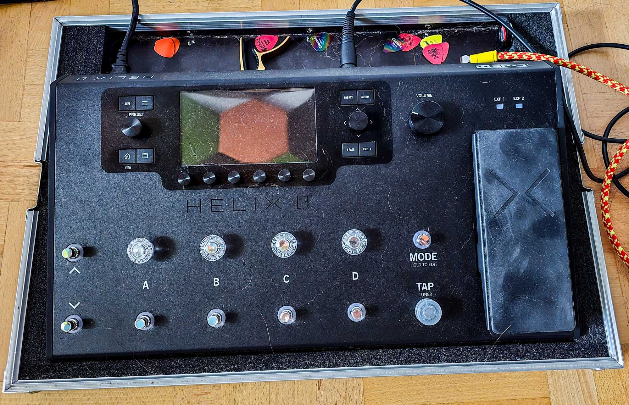 Pedalboard / case na efekt gitarowy Helix LT firmy Thon