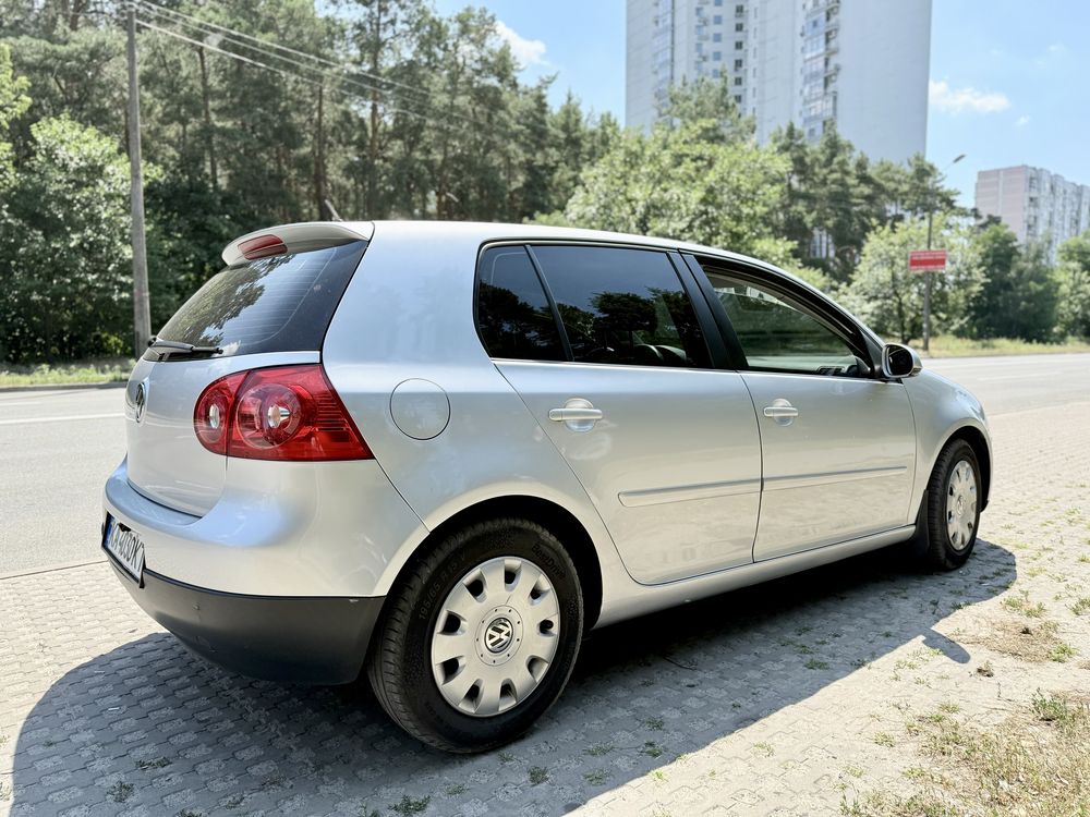 Продаю свій автомобіль WV Golf V 2007 року