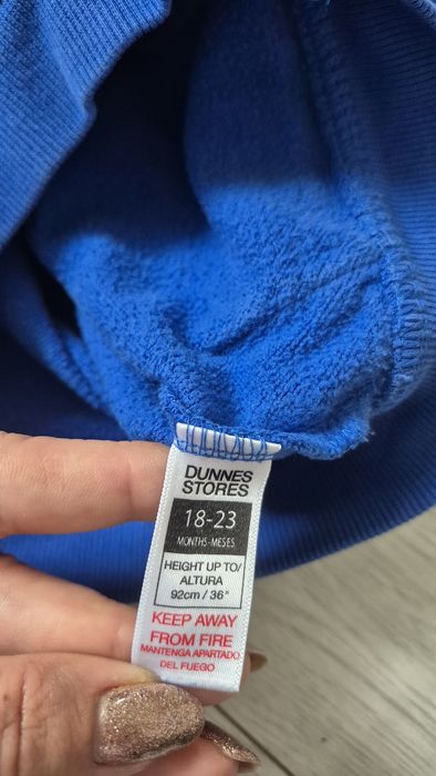 Śliczna granatowa bluza z gwiazdką dla chlopca, Dunnes Stores, r 92