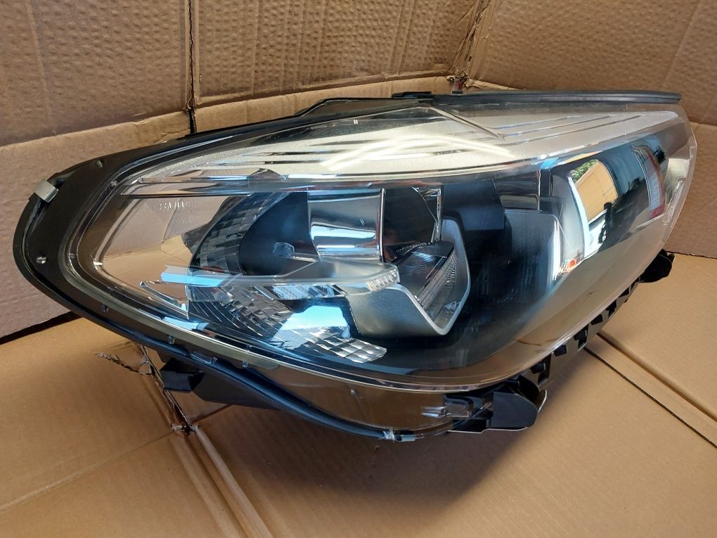 Reflektor lampa przód prawa BMW X3 G01 873.96.42-01 Europa oryginal