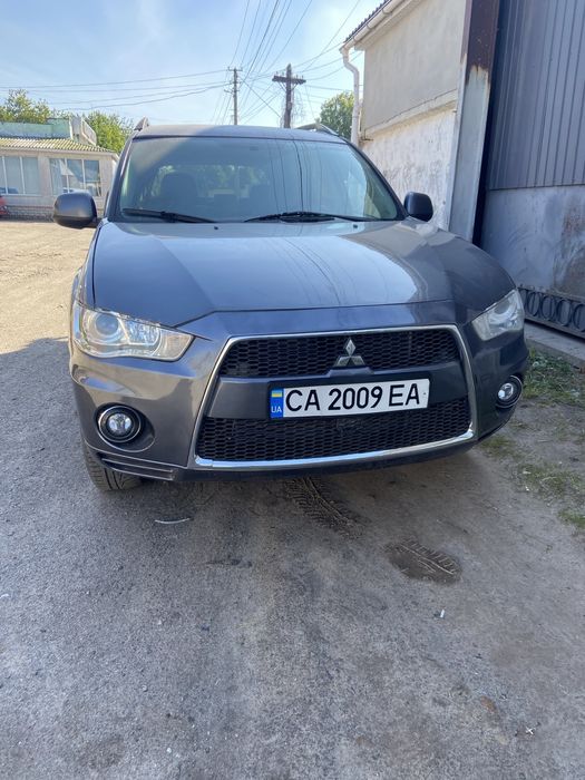 Outlander 7 місць