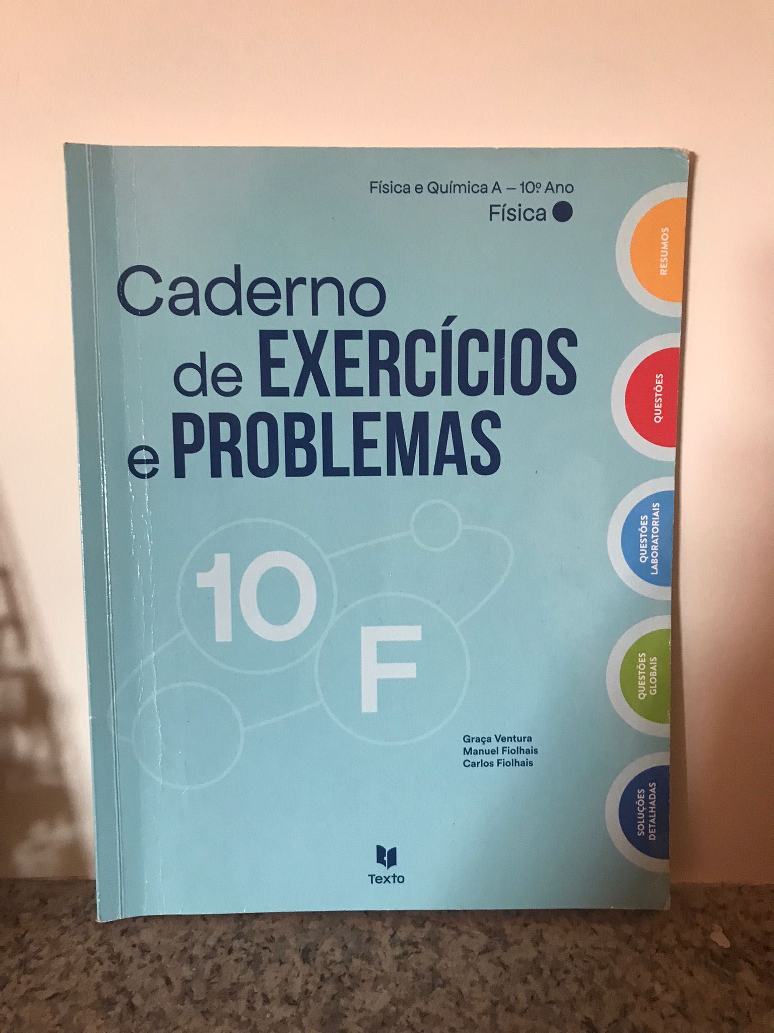 Caderno de exercícios e problemas - 10 F - Física e Química A