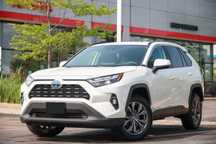 2022 Toyota RAV4 Hybrid XLE Premium