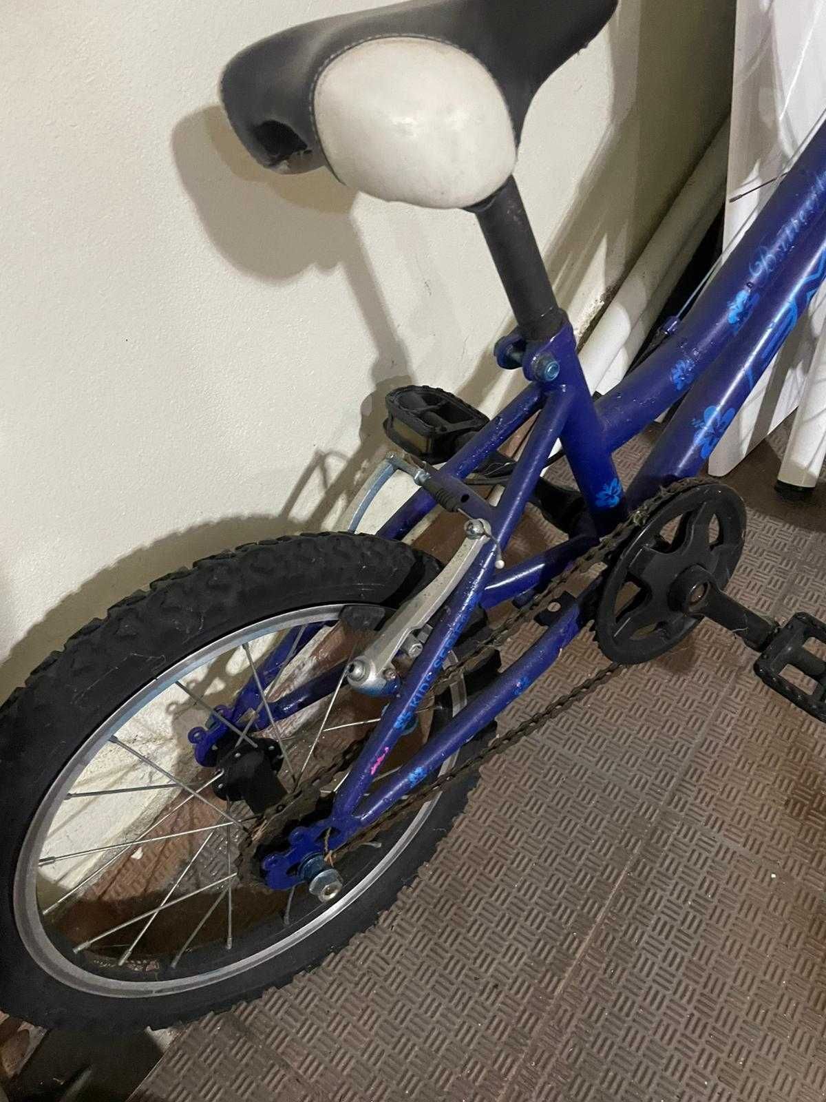 Bicicleta menino 3-7 anos, usada, anda bem